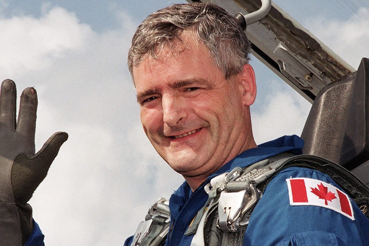 Marc Garneau arrives at Shuttle Landing Facility in T-38 jet (NASA) T-38 Talon jet (NASA)